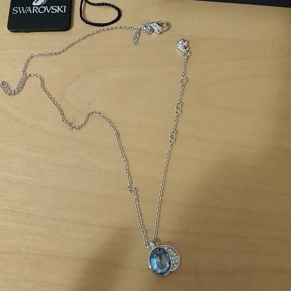 Swarovski Necklace and earrings set - Picture 7 of 8